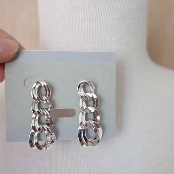 Vintage Monet Silver-Tone Chain Link Drop Earrings - Picture 1 of 7